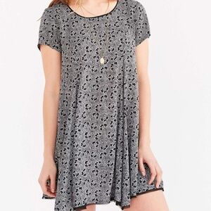 NWT UO Silence + Noise Flowy Skater dress